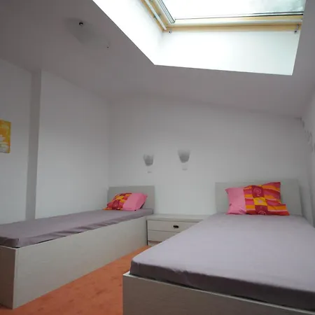 Penthouse 2 Bedroom W Fireplace דירה