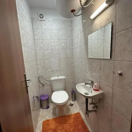 Penthouse 2 Bedroom W Fireplace