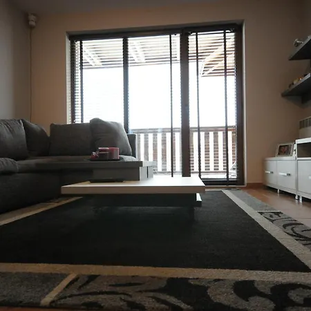 Penthouse 2 Bedroom W Fireplace *