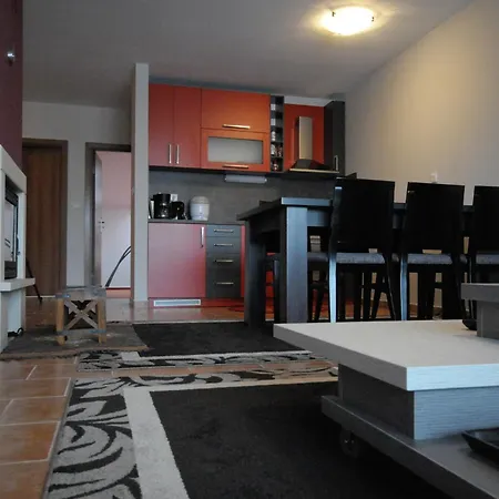 Penthouse 2 Bedroom W Fireplace 班斯科